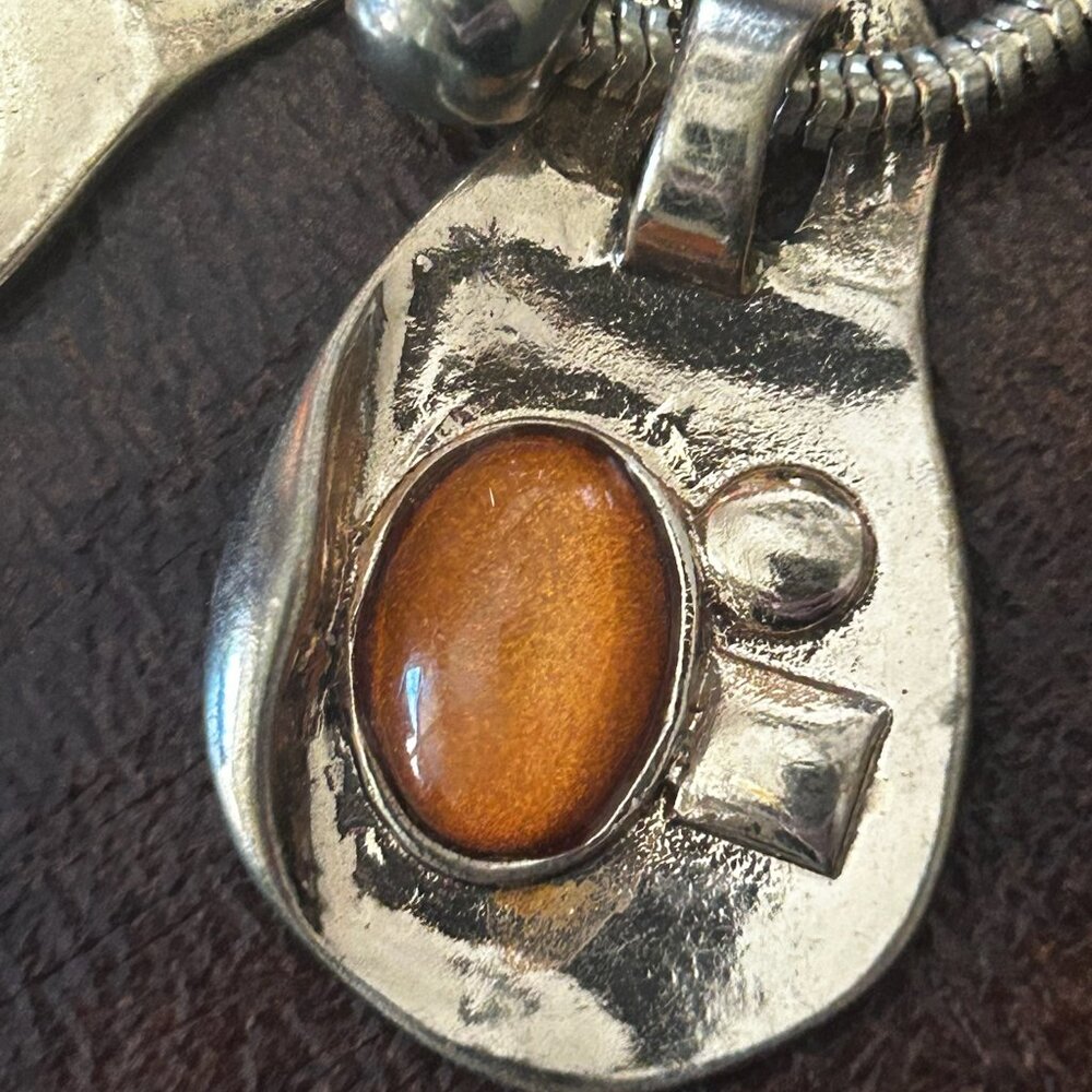 Dramatically Eye-Catching Statement Erica Lions N… - image 3